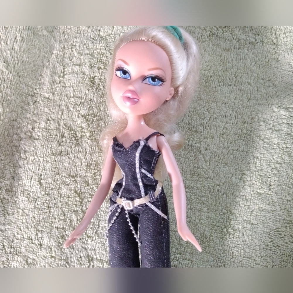 The original 2001 Cloe  Bratz doll
